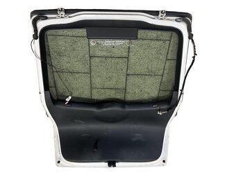 Páté dveře bílá barva LF9E Škoda Octavia 2 FL sedan 2011 - 4
