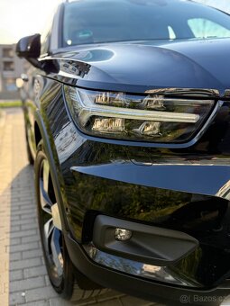 Volvo XC40 D4 AWD Panorama (odpočet DPH) - 4
