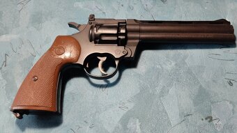 Vzduchová pistole Crosman vzor 357 - 4