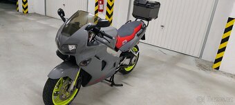 Honda VFR 800 FI - 4