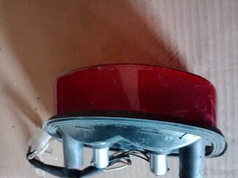 Suzuki GSX 500 - zadní světlo - 4