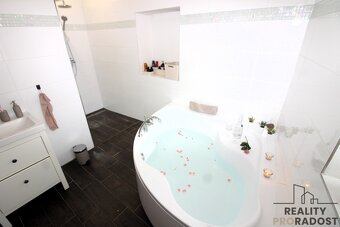 Prodej rodinného domu v Práčích - 4