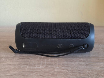 JBL Flip 3 v černé barvě (originál) - 4