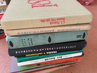 Knihy všech žánrů - 4