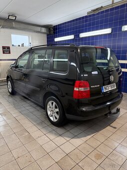 VW Touran 1,9TDI 7míst - 4