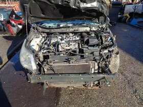 Toyota avensis T27 2,0d4d, Rozprodám na náhradní díly - 4