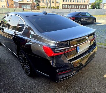 bez registrů auto na splátky BMW 750D - 4