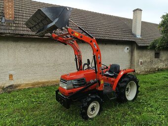 Traktor , malotraktor Kubota GL 25 s čelným nakladačom - 4