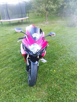 Suzuki GSX-R 600 K7 - 4