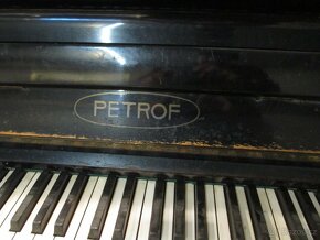 Koncertní pianino značky PETROF - 4