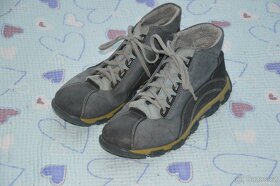 32 33 Adidas goretex Essi DZO Santé boty sandálky - 4