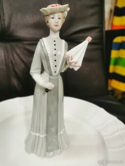 Dáma s deštníkem, Royal Dux. - 4