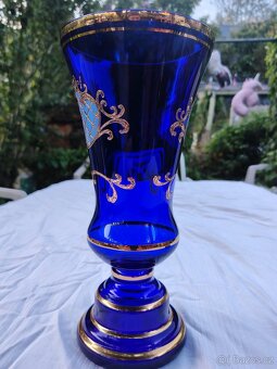 Modrá skleněná váza s ornamentem - 4