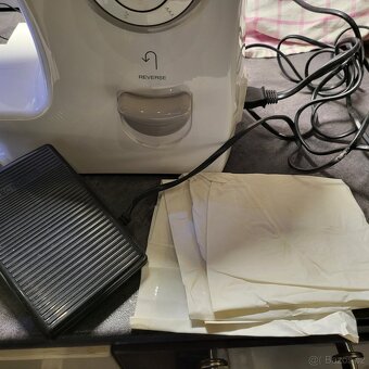 nevyužitý šicí stroj Singer, kompletní - 4