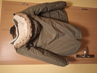 chlapecká zímní bunda značky Y.F.K. vel. 134/140 - 4