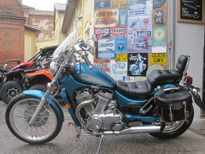 Suzuki VS 800 Intruder s již vystavenou SPZ - 4