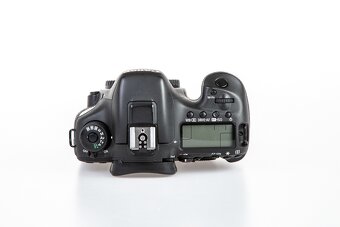 Canon EOS 7D Mark II - 4