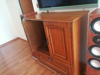 Prodám Rustikální komodu - Spěchá - 4