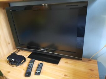 Panasonic VIERA TX-32LXD80F - 4