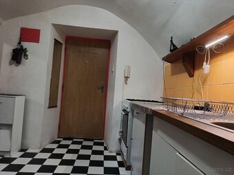 Cheb 2 + 1 pronájem - 4