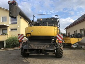 Kombajn sklízecí mlátička New Holland CR 9080 - 4