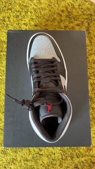 AIR JORDAN 1 MID SHADOW RED - 4