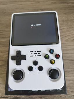 Handheld konzole R36S (verze ArkOS 2.0) +15000 her -bílá - 4