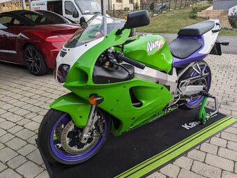 Kawasaki ZX-7R - 4