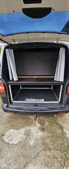 VW Transporter obytný 2,5 TDI 96 kw - 4