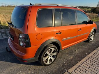 Volkswagen Touran Cross 2.0 TDI 125kW tažné - 4