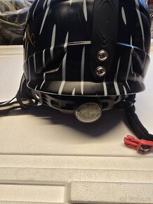 Helma na lyže a brusle - 4