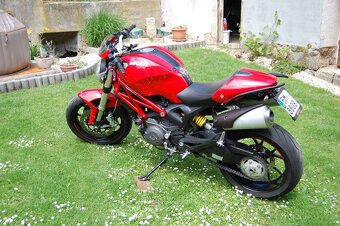 Ducati Moster 796 - 4