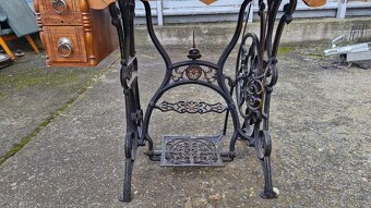 STARÝ ŠICÍ STROJ - 4