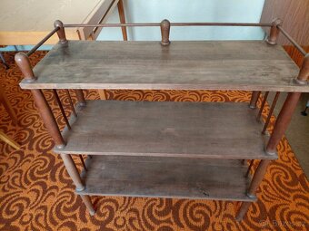 Historický etažér - 4