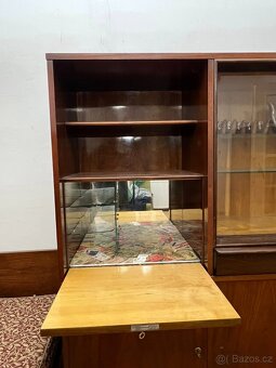 Starožitná vitrýna - 4