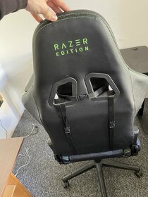 Herní židle Razer s pěnovými polštářky - 4