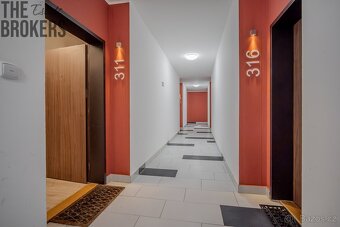 Prodej bytu 2+kk, 54,3 m2, balkon, garážové stání, novostavb - 4