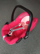 Maxi-cosi Pebble s orig. fusákem. Malinová barva. - 4