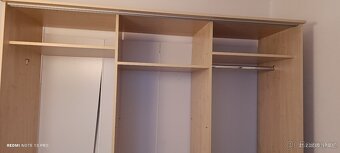 Posuvná skříň šatní - 4