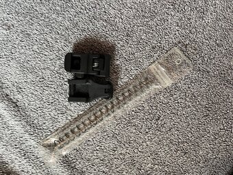 airsoftova zbran M4+doplňky - 4