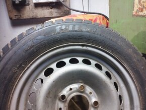 Zimní pneumatiky 185/65/15 zánovní s diskem bmw - 4