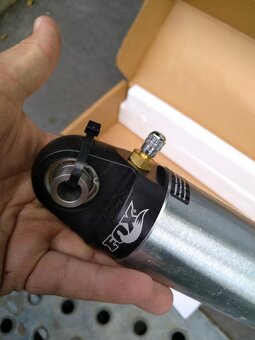 4x nové tlumiče Airshocks, terénní, odpružení Fox Racing Sho - 4