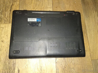 Prodám notebook Asus N53S na díly - 4