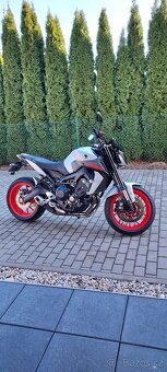 Yamaha MT09 - 4