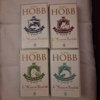 Robin Hobb L'Assassin royal 1-13 - 4