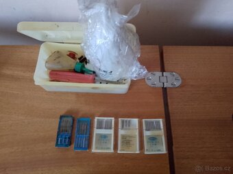 Skříňový šicí stroj Veritas - vánoční dárek - 4