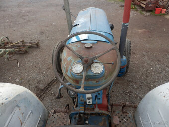 Traktor Fordson - 4