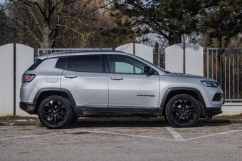 Jeep Compass 1.5 e-Hybrid Night Eagle II / NELAKOVANÉ - 4