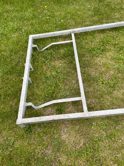 Prodám rám na montáž nástavby. - 4