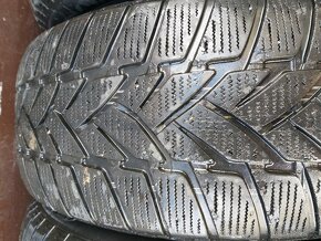 Pneu zimní 255/50R19 107V Dunlop 4Ks - 4